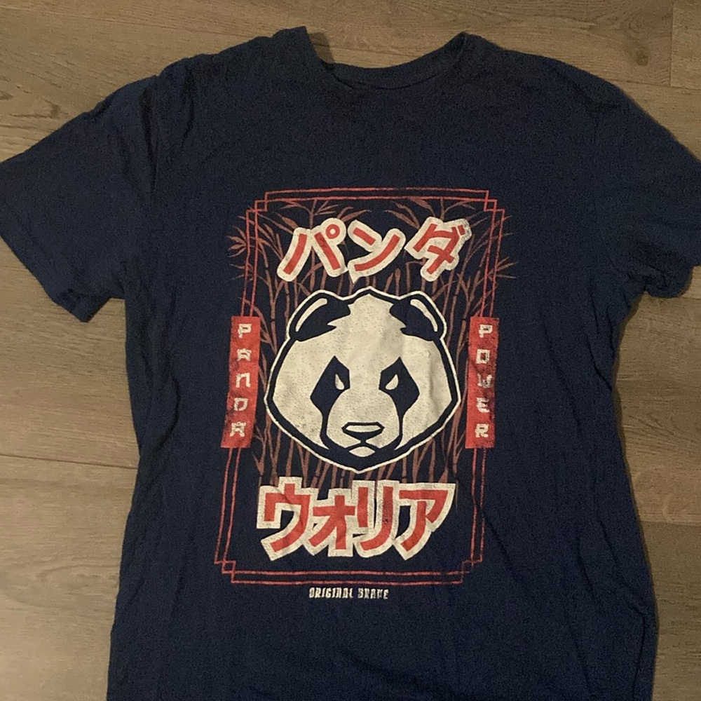 T-shirt with panda on it